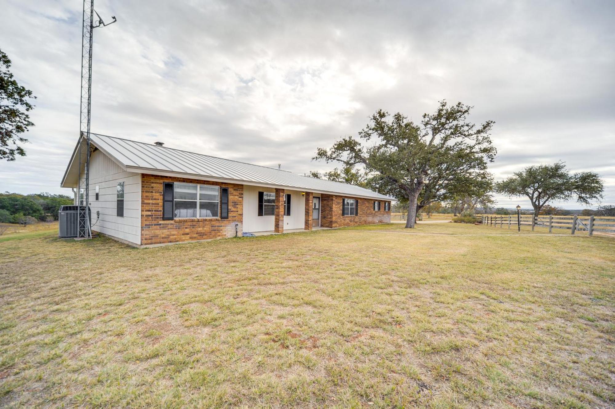 Villa Historic Hoffmann Ranch Haus Near Wineries! Fredericksburg Exterior foto